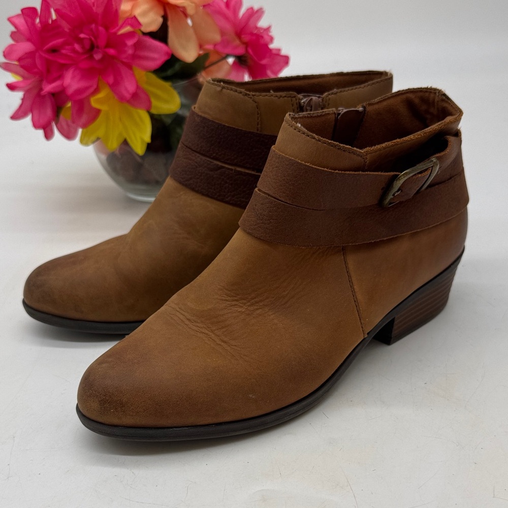 Clarks Collection Tan Suede Ankle Boots Size 7.5 MCA9445J